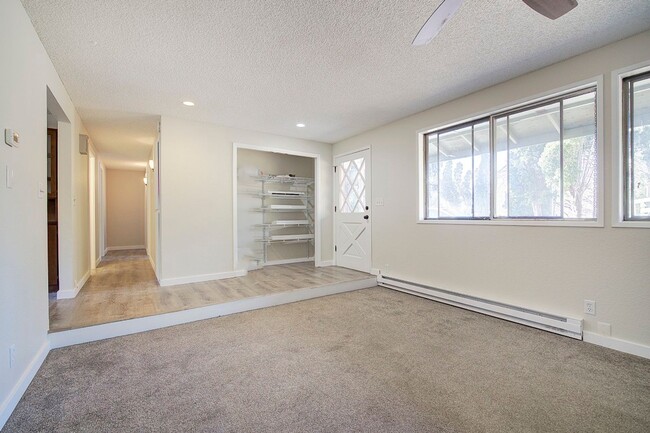 Building Photo - 3bd/2ba North Bend House