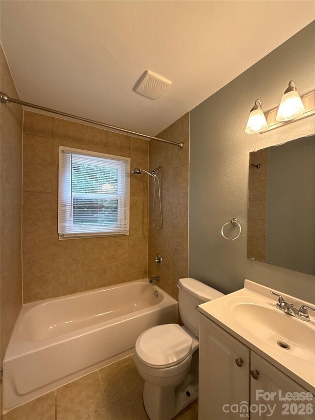 Building Photo - 2660 Revolution Pk Dr