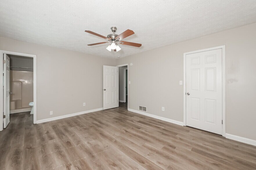 Building Photo - 2958 Quinbery Dr