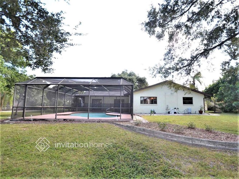 Building Photo - 3731 Aster Dr