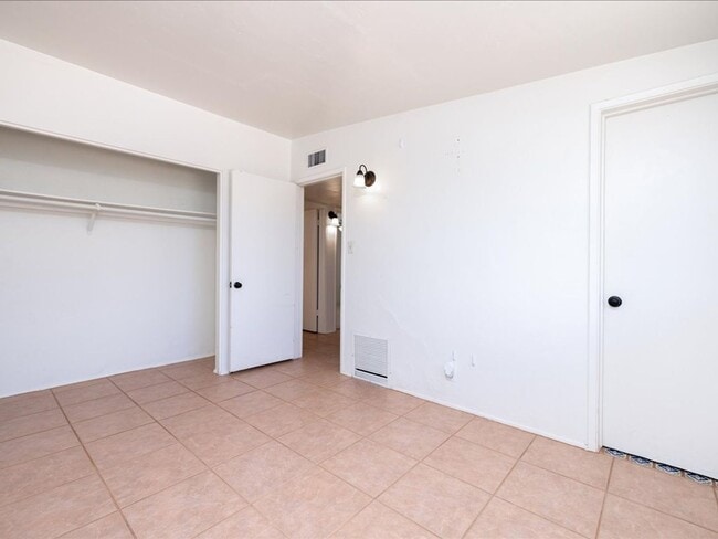 Building Photo - 6641 E Calle Herculo