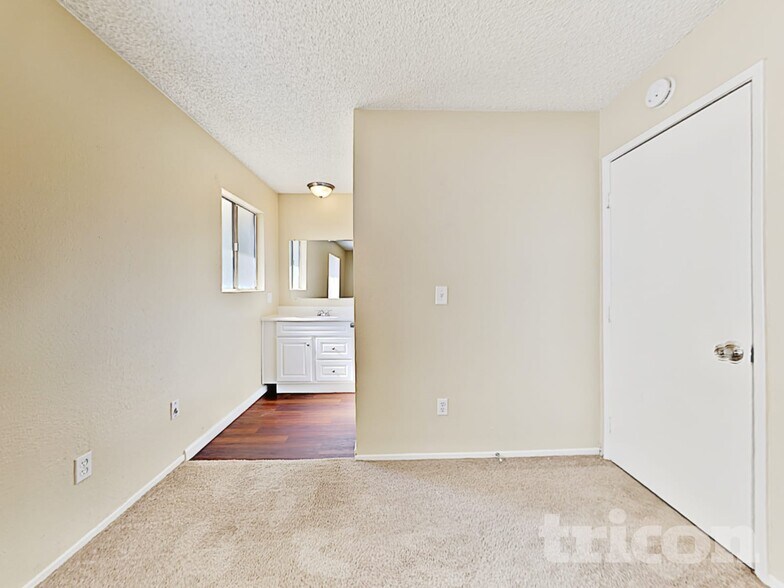 Building Photo - 5294 Acacia Way