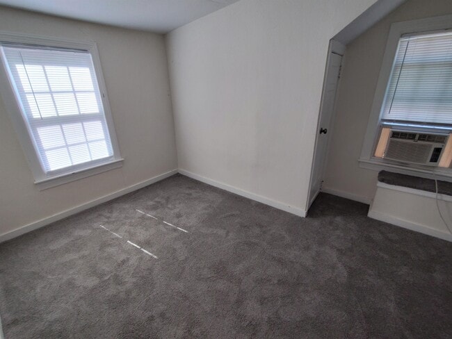 Building Photo - 1121 Elk Ave