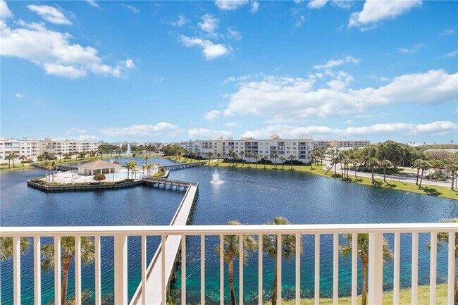 Building Photo - 8921 Lake Dr