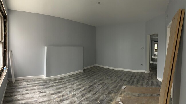 Building Photo - 6036 S Eberhart Ave