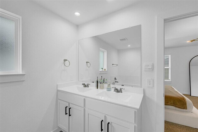 Building Photo - 1142 Sommerville Dr