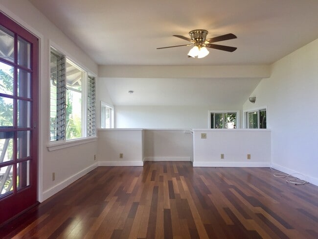 Building Photo - Kaneohe: 3 Bed, 1 Bath Duplex