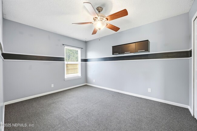 Building Photo - 14049 Broken Bow Dr N