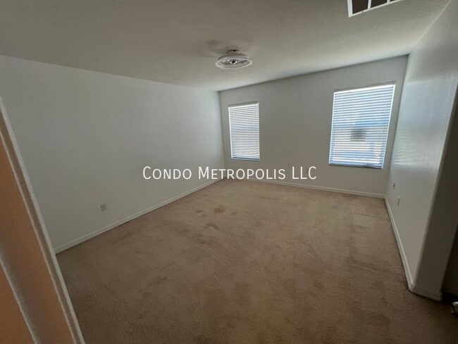Building Photo - 1401 Priory Cir