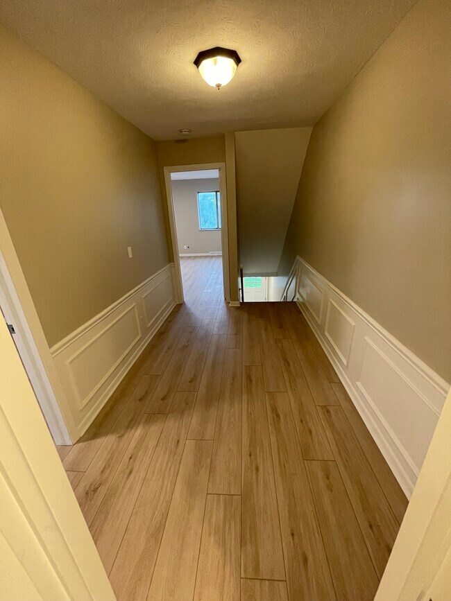 Building Photo - 2598 Chamberlain Rd