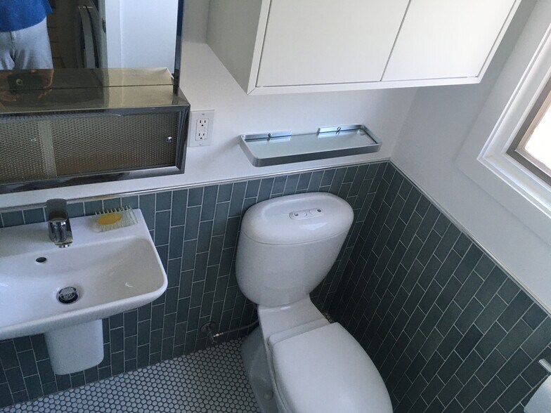 Half bath - 125 Brocadero Pl