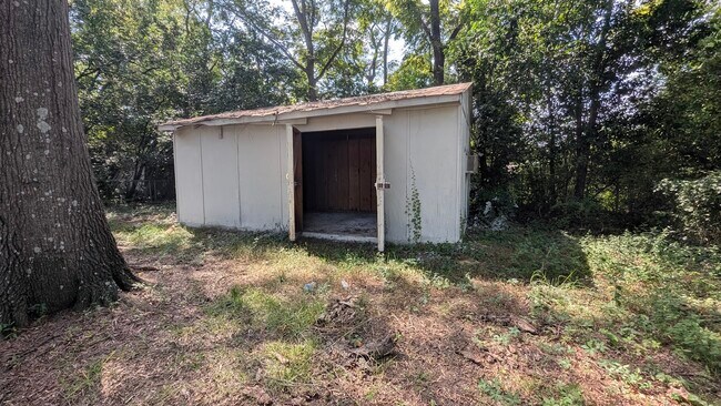 Building Photo - 203 Johns Rd