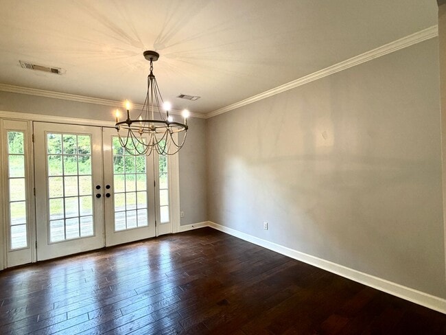 Building Photo - Sharon Hills Neighborhood