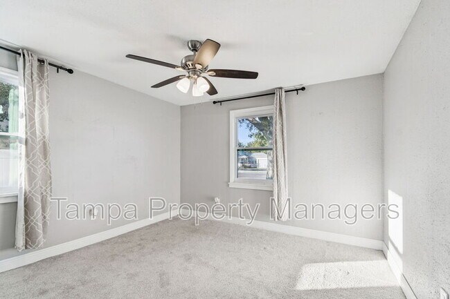 Building Photo - 5408 5th Ave N