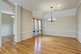Building Photo - 9907 Kemp Forest Dr