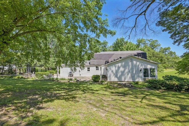 Building Photo - 1306 Marion Dr