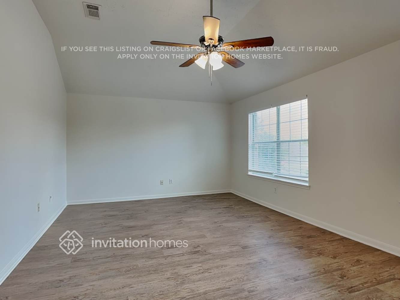 Building Photo - 28631 Hidden Lake W