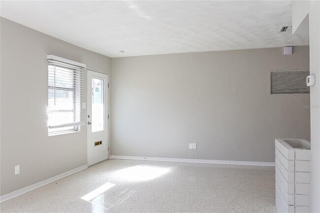 Building Photo - 7941 23rd Ave N