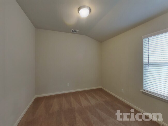 Building Photo - 13681 Paxton Blvd