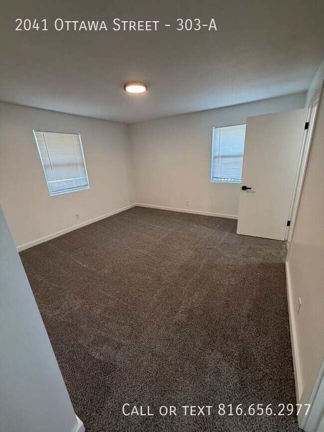 Building Photo - 2041 Ottawa St