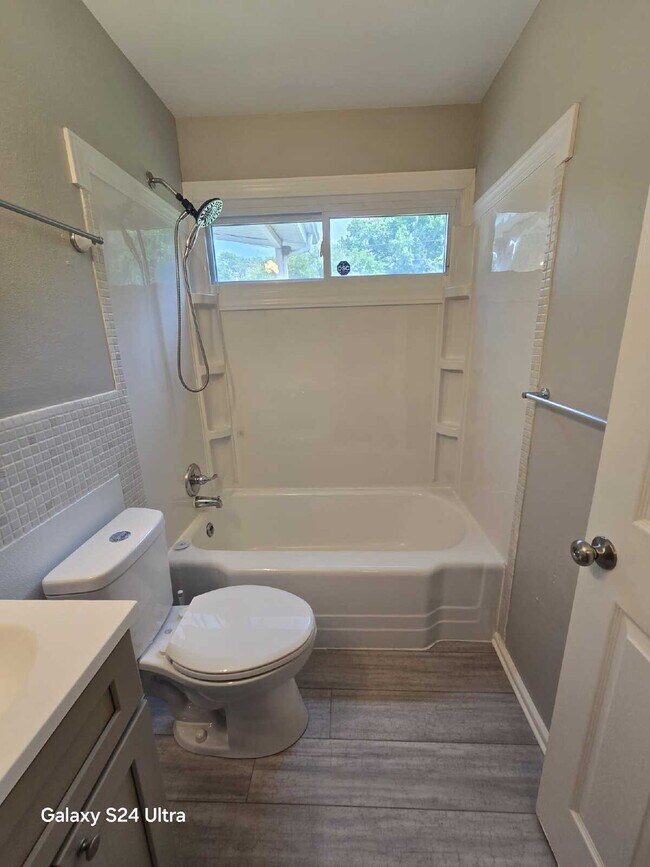 Building Photo - 8318 Woodhurst Dr