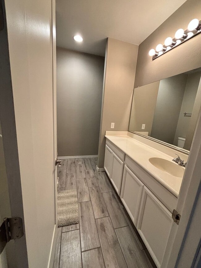 Building Photo - 4 Bedrooms 2.5 Bathrooms - Marana