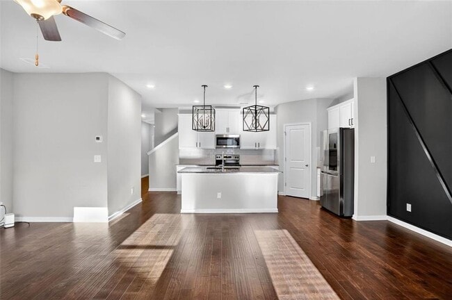 Building Photo - 1553 Spring Hollow Way