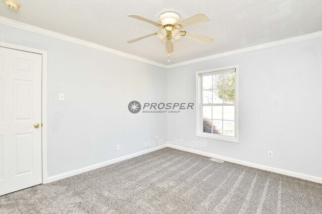 Building Photo - 1082 Hampton Rd