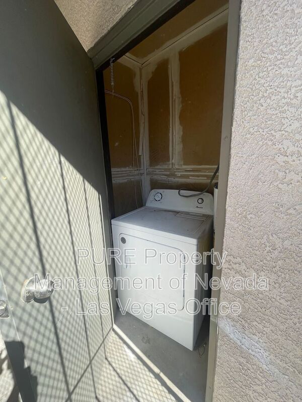 Building Photo - 3512 Rio Robles Dr