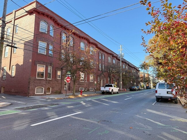 Building Photo - 1 Bedroom in Downtown Lancaster