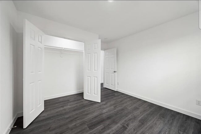 Building Photo - 2310 Wavell St