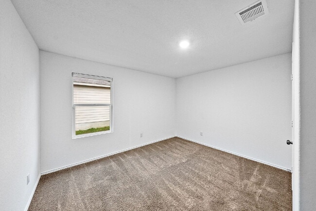 Building Photo - 2 WEEKS FREE RENT with any Lease Signed by June 2026!!!