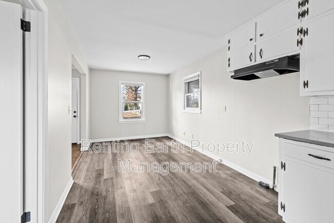 Building Photo - 1317 Glenwood St NW