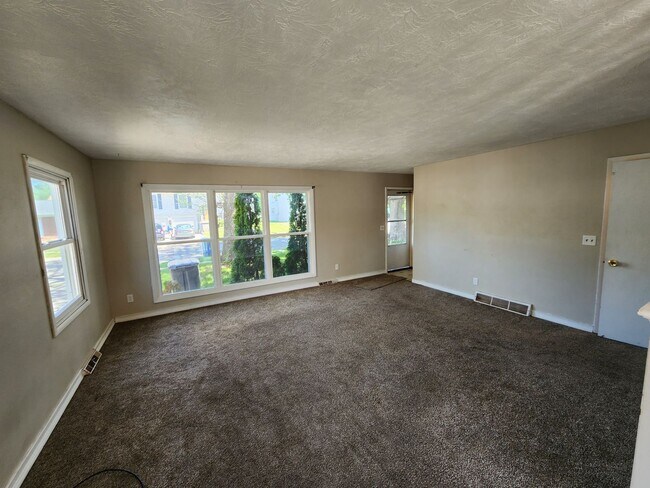 Building Photo - SW 424/426 30th Ave duplex
