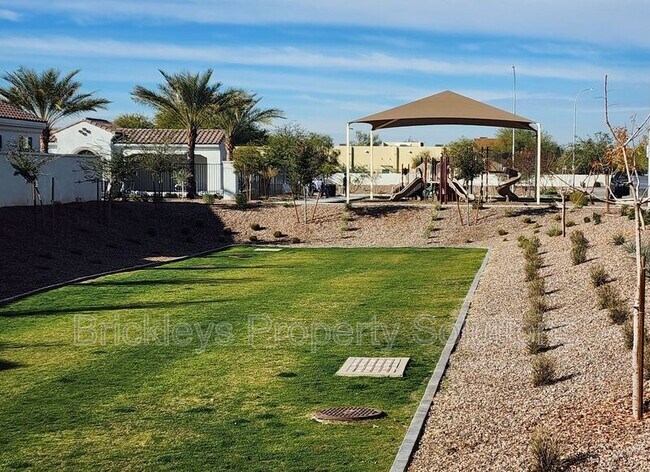 Building Photo - 265 E Balsam Dr