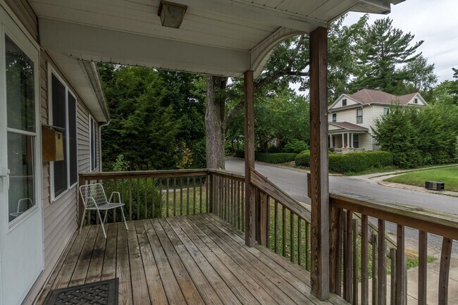 Building Photo - 505 S Highland Ave