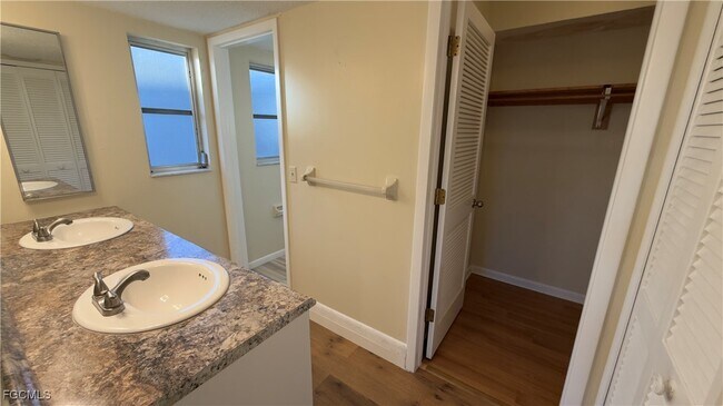 Building Photo - 516 Archer Pkwy W