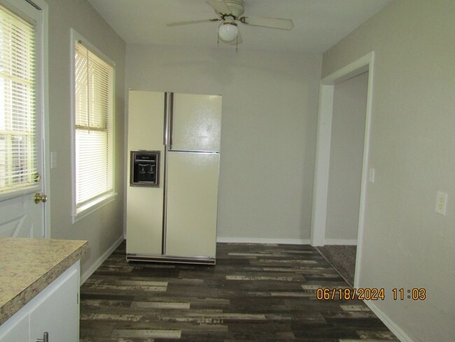 Building Photo - Very nice spacious home located in the Tom...