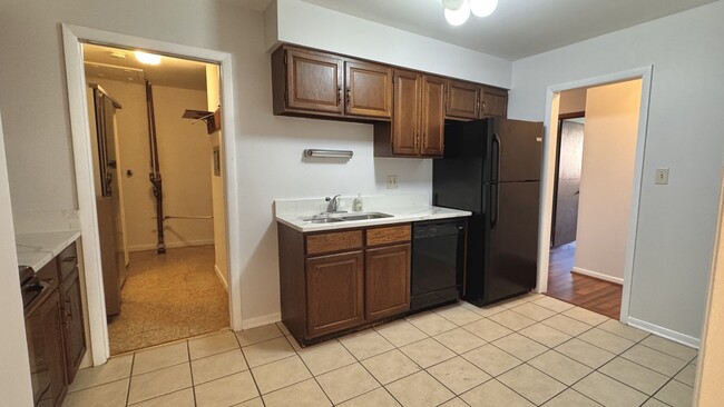 Building Photo - 835 Judson Ave