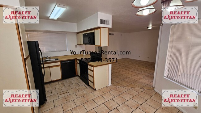 Building Photo - Downstairs - 3 Bedrooms and 2 baths with a...