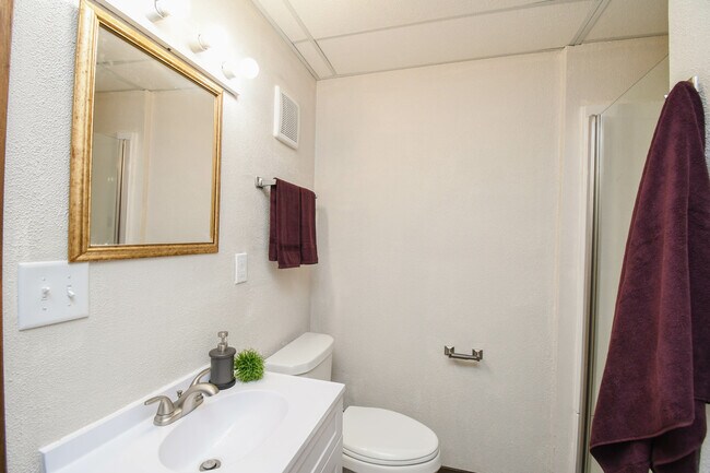 Building Photo - 4504 S Cliff Ave