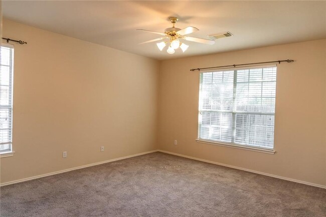 Building Photo - Stunning 4-Bedroom Single Family Home Just...