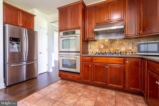 Building Photo - 576 Championship Dr