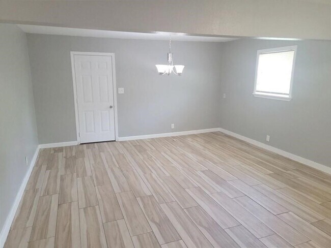 Building Photo - 5115 Balkin St