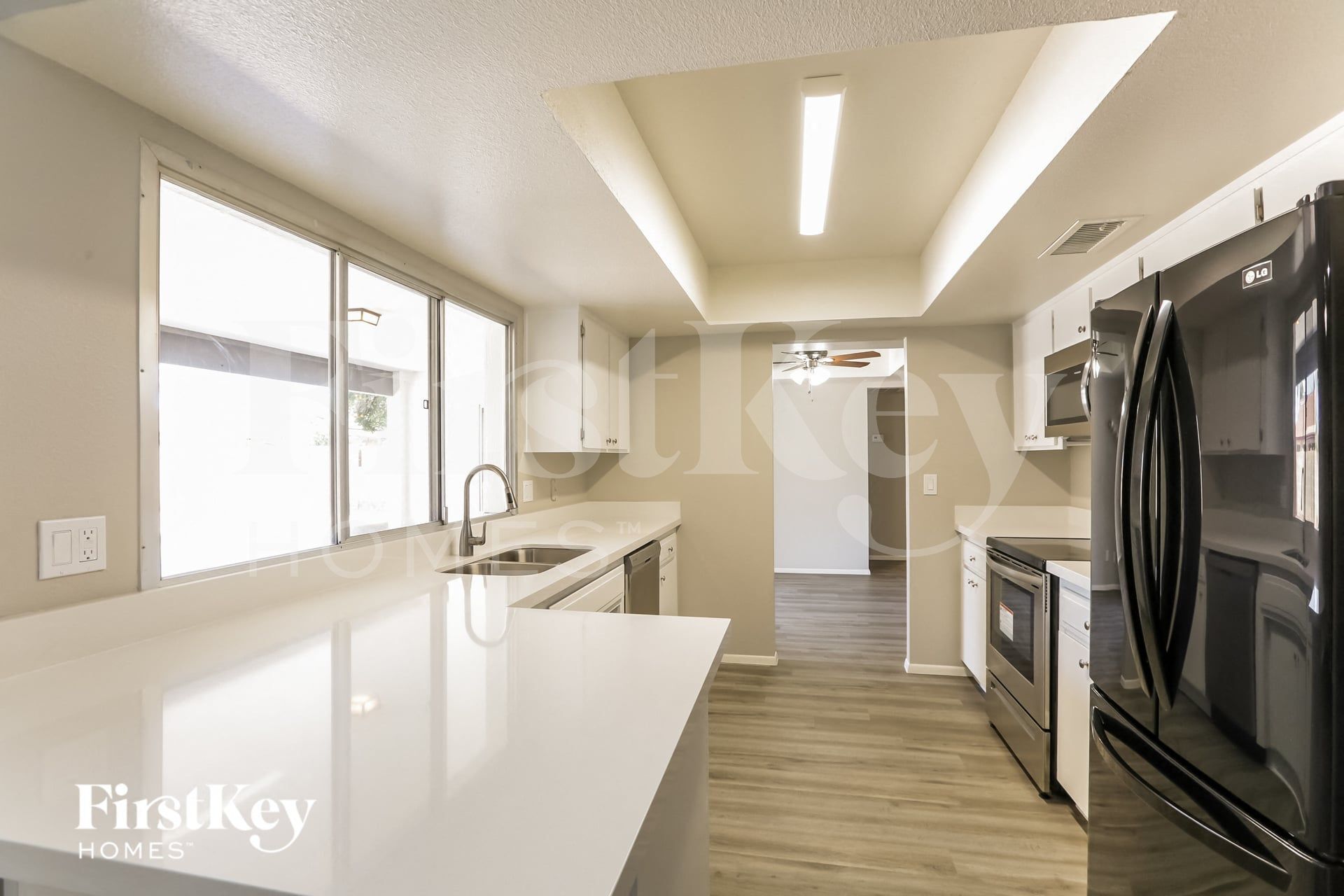 Building Photo - 4808 W El Caminito Dr
