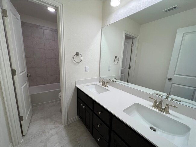 Building Photo - 345 Fannin Battleground Ln