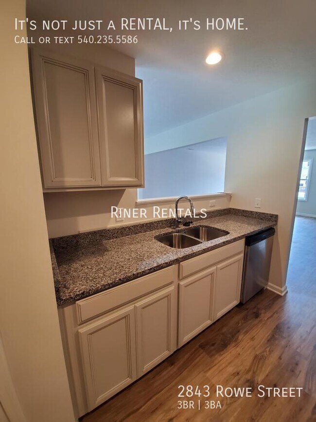 Building Photo - 2843 Rowe St