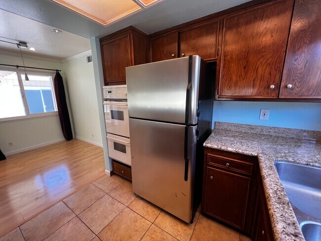 Building Photo - 2260 Crocker Way