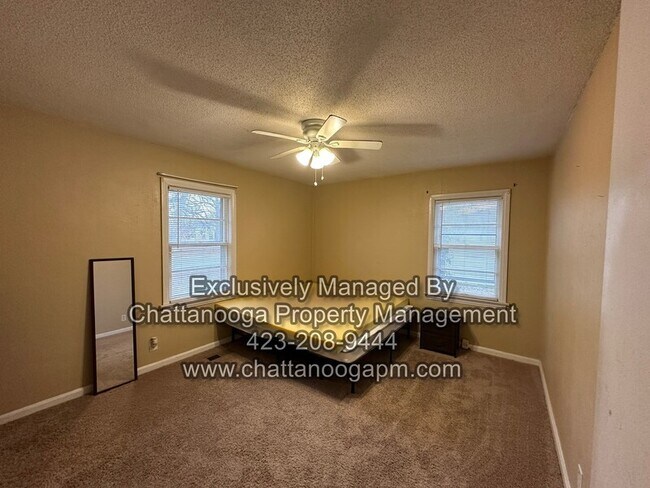 Building Photo - 1003 Floyd Dr