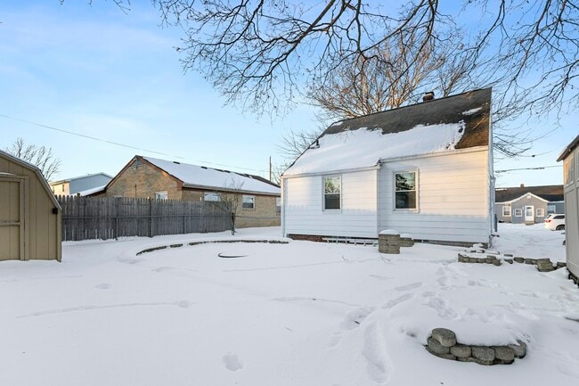 Building Photo - 2329 Ida Dr